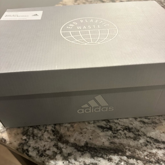 Brand New in box Adidas Unisex Solar Glide Run Shoes Black White Grey NWT Men6.5 - Picture 5 of 7